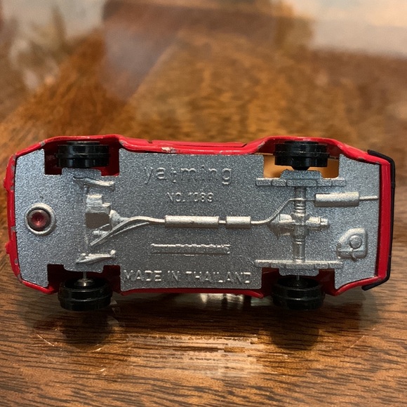 Yatming No. 1089 Red Porsche 944 Turbo 1986 Doors Open Car Metal collectible Toy - Picture 5 of 10